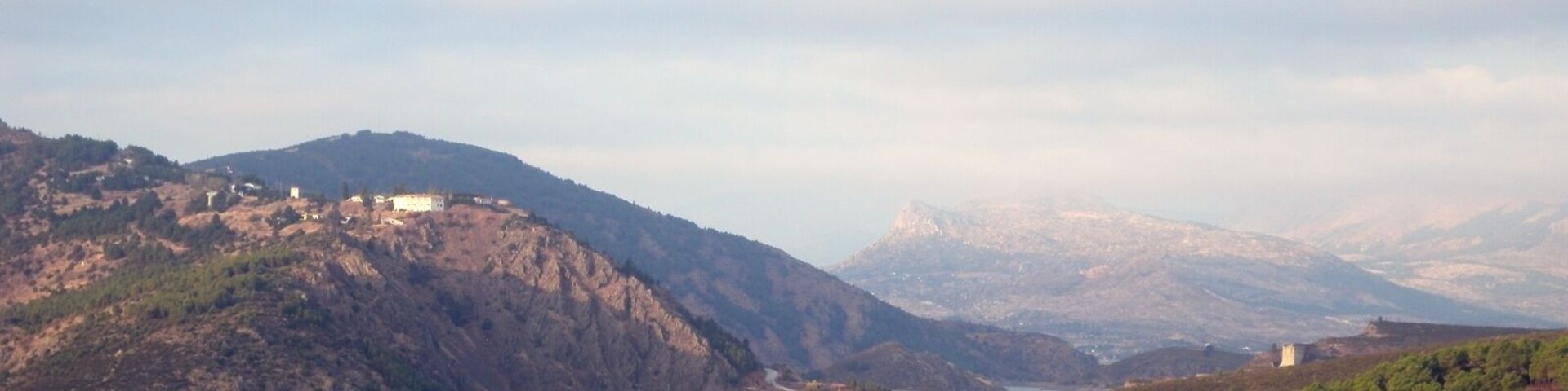 Vistas hacia el oeste: Pontón y Pico de la Miel