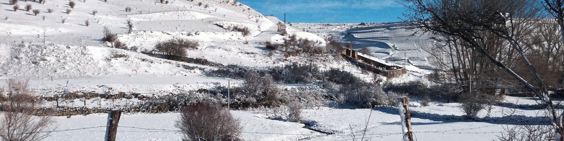 Castle Galve de Sorbe. Winter landscape.
