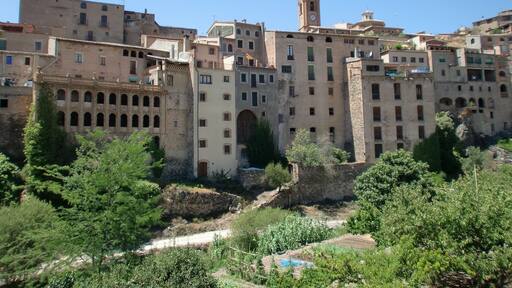 Les façanes del riu (la Vilella Baixa)