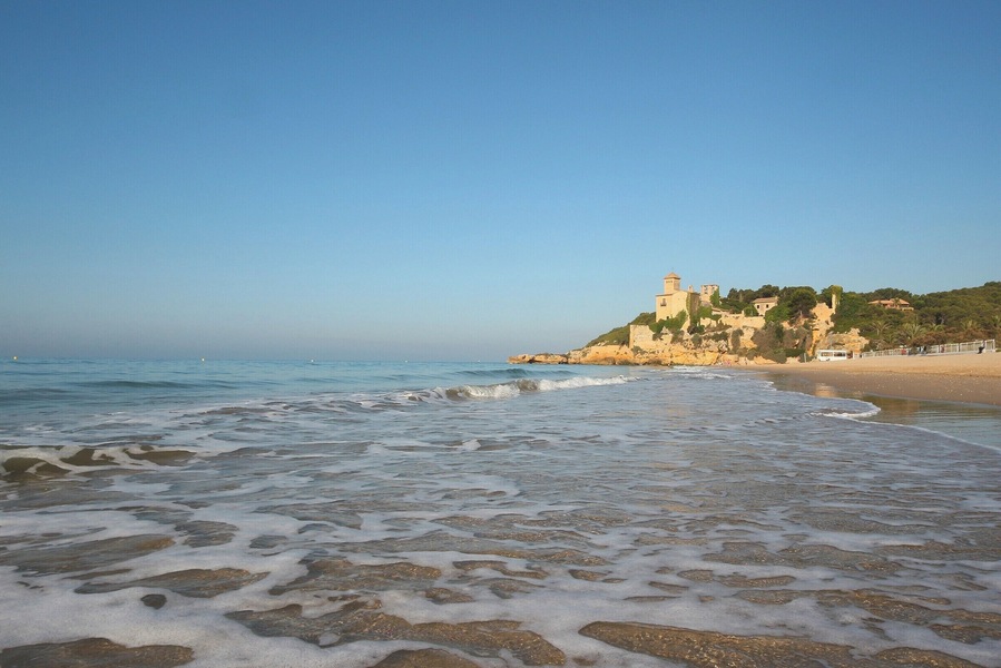 July 2013
A view of Tamarit Castle from the beach.