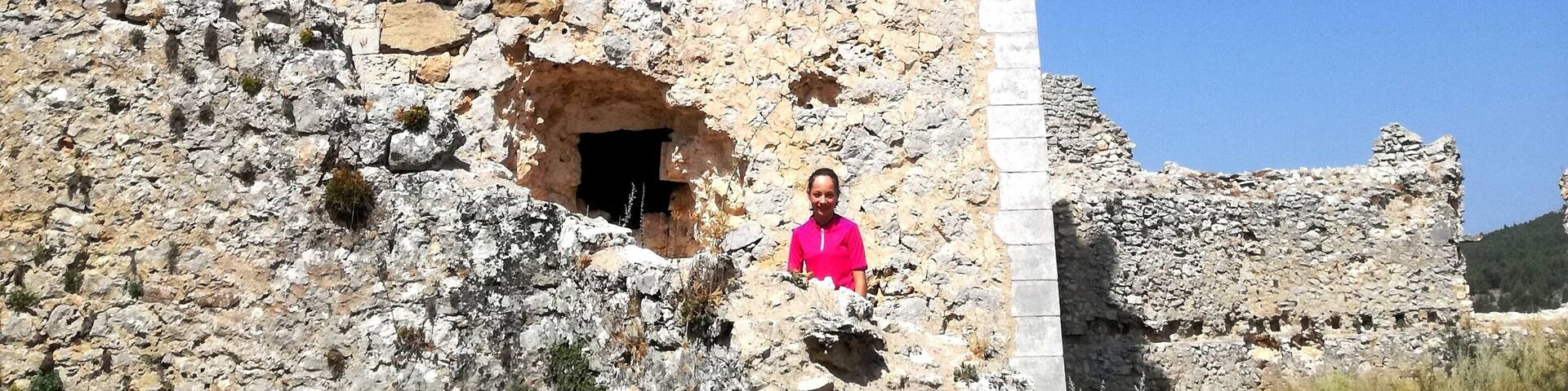 It is close to the town of Ucero although you can visit it as part of a very nice route of about 7km. This route runs along the source of the Ucero river and includes a short walk through a suspension bridge.