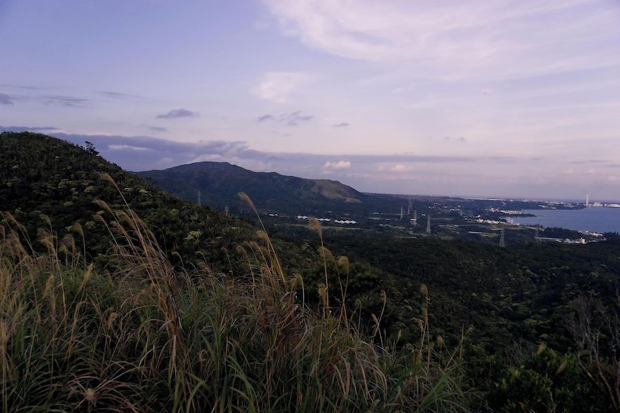 Kin by the sea, and seen the top of Mount Onna.