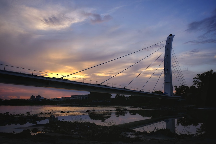 A new bridge being constructed in Zhongpu, Chiayi. Ones it is finished it will be a nice subject for sunset pictures. Now it mostly looks like a construction site.