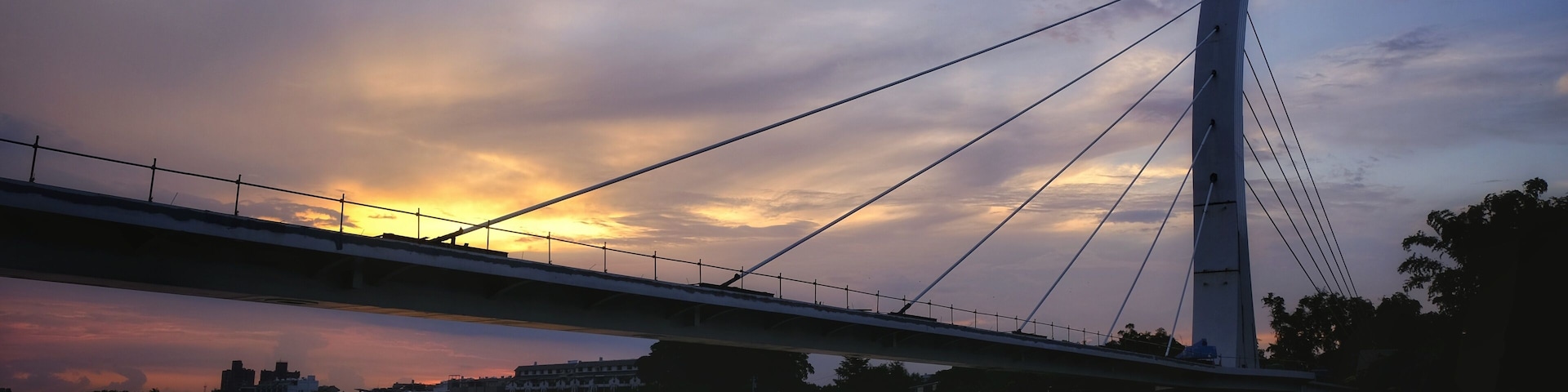 A new bridge being constructed in Zhongpu, Chiayi. Ones it is finished it will be a nice subject for sunset pictures. Now it mostly looks like a construction site.