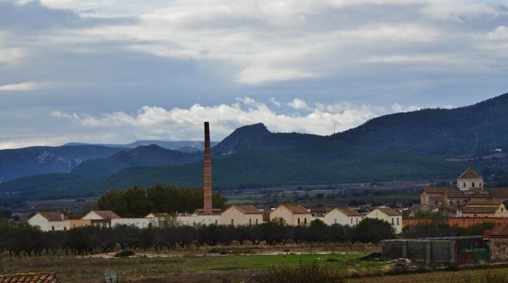 Grup d'habitatges de la fĂ brica (el Pla de Santa Maria)