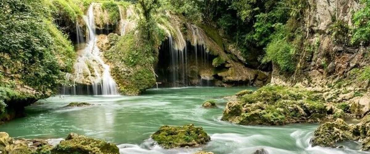 Another piece of paradise! Semuc Champey is magic. #guatemala #semucchampey #lanquin #paradise #waterfall #travel #thetwohobos #nature #naturelovers #traveltheworld #explore #adventure