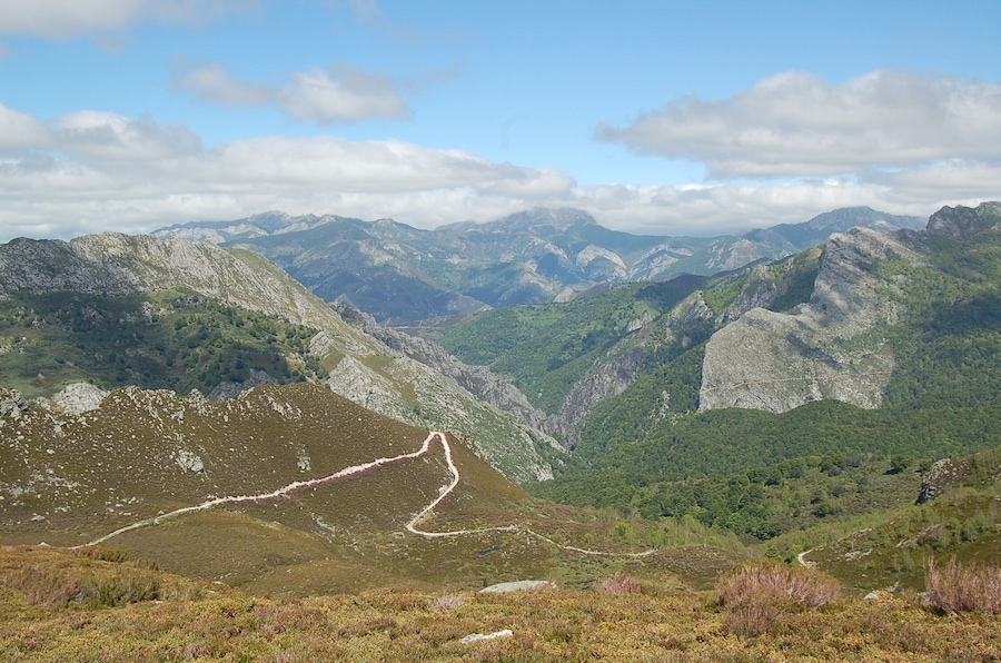 Redes, Los Arrudos desde el lago Ubales