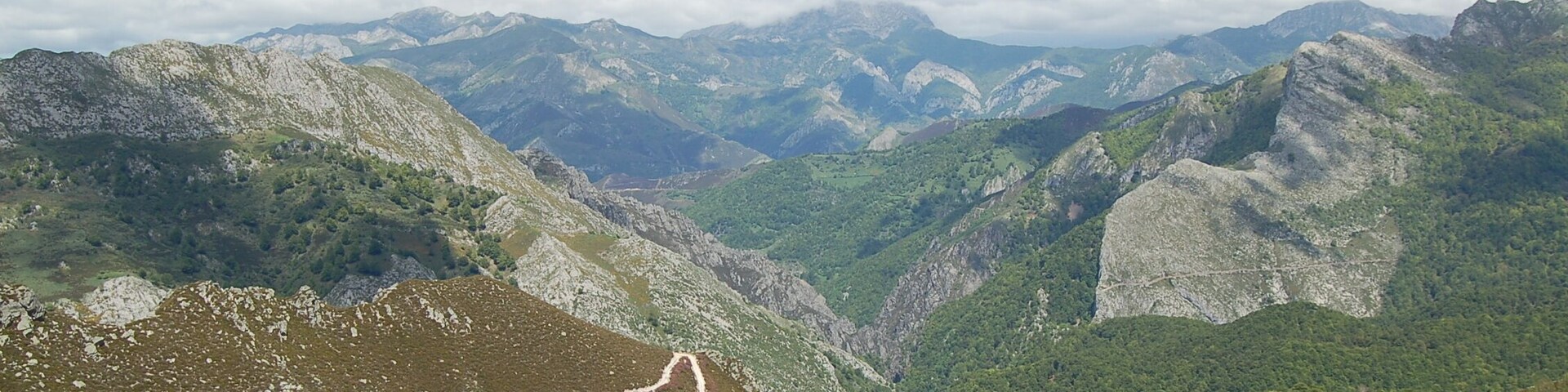 Redes, Los Arrudos desde el lago Ubales
