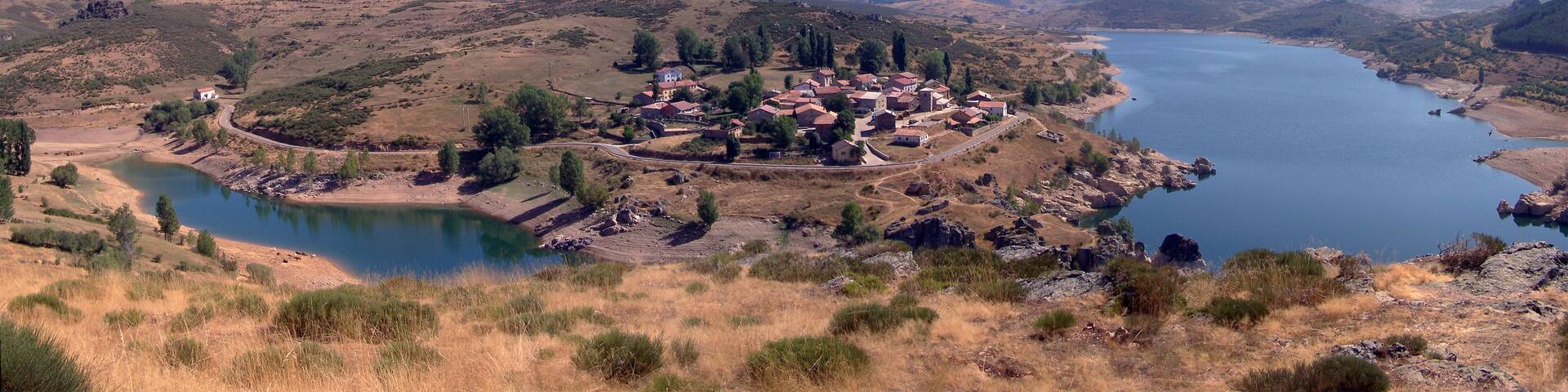 El embalse de Camporredondo desde el mirador de Alba de los Cardaños