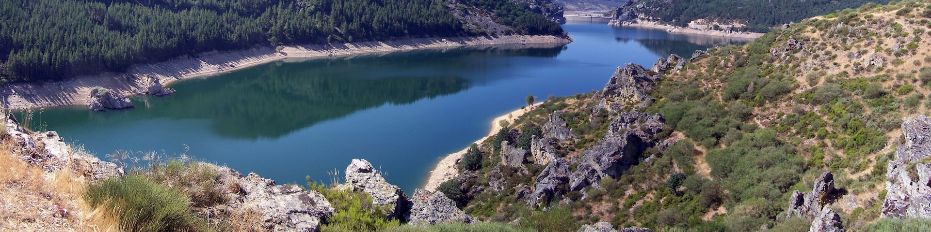 El embalse de Camporredondo desde el mirador de Alba de los Cardaños