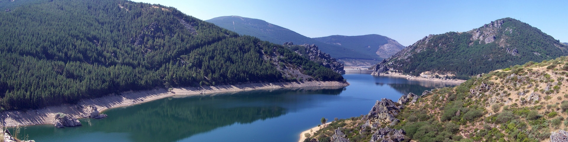 El embalse de Camporredondo desde el mirador de Alba de los Cardaños