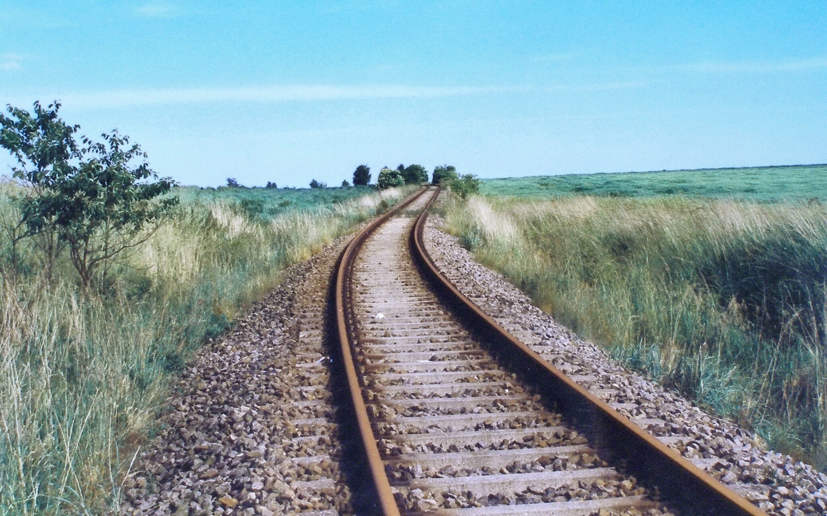 Stillgelegte Bahnstrecke von Querfurt zum sowjetischen Militärflugplatz Allstedt bei Lodersleben, 12. Juni 2000