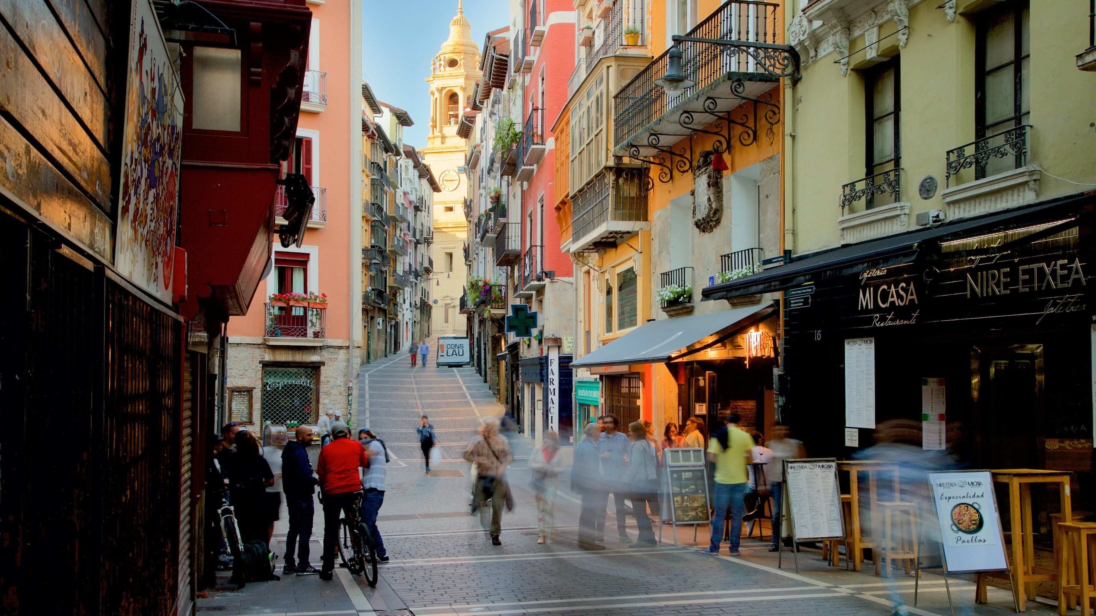 Gamlebyen som inkluderer liten by eller landsby i tillegg til en liten gruppe med mennesker