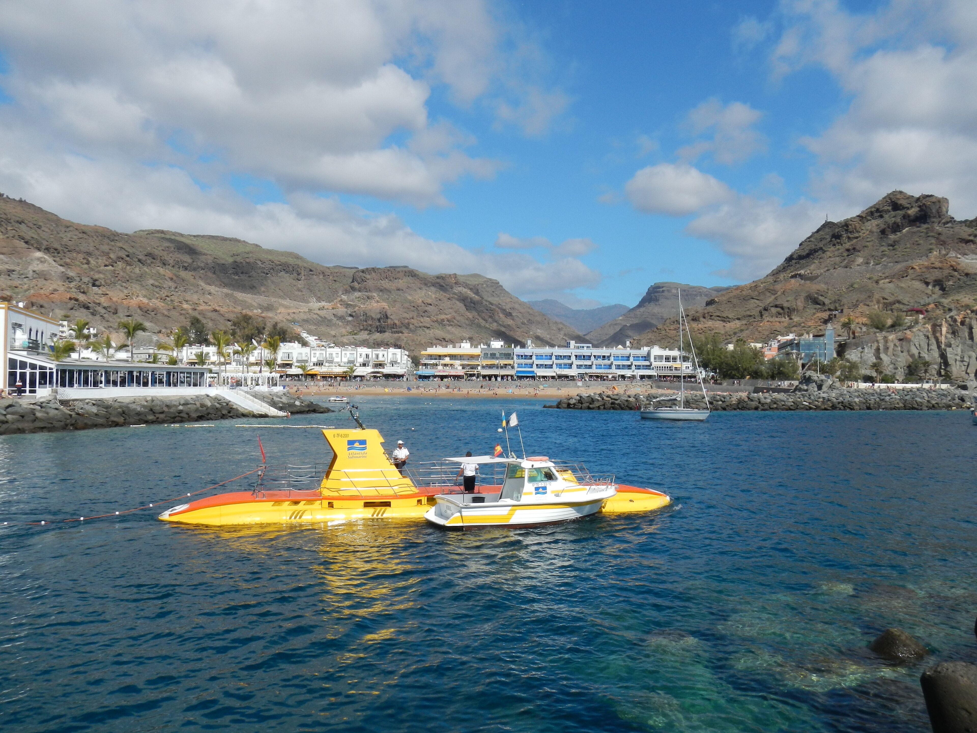 Yellow Submarine in Morgan harbor in Gran Canaria