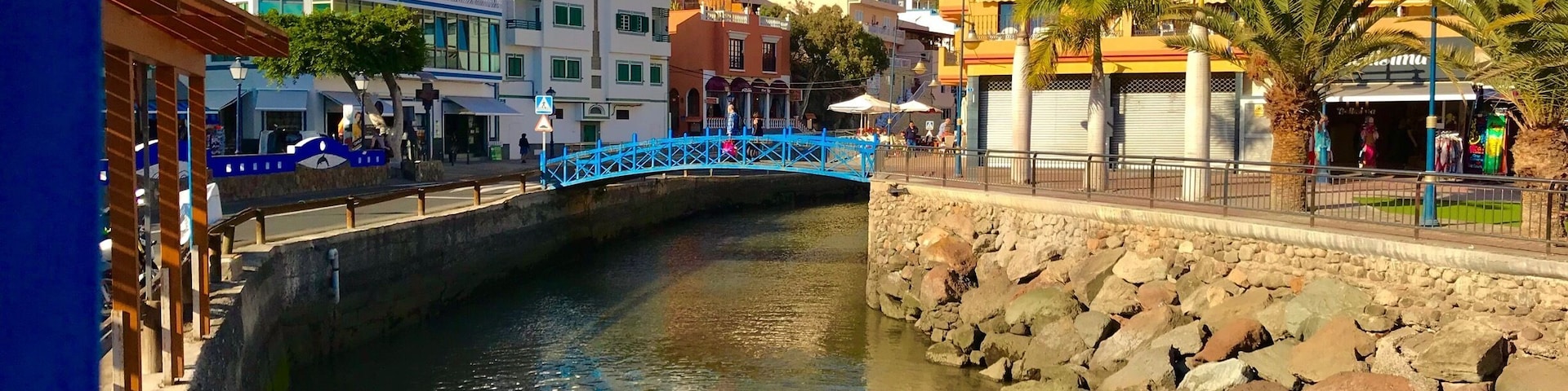 I would like to spend more time in this beautiful town but wasn’t have much time more that few hours.local people called here like we Venice! Architecture is different than other town, you’d love this places with beach 👍