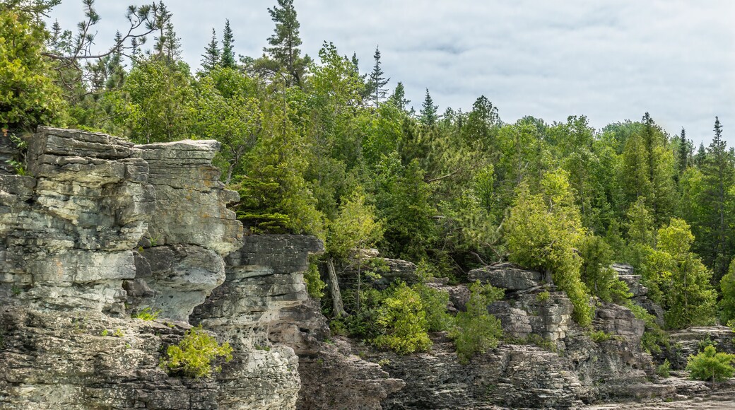 The Indian Head Cove in The Bruce Peninsula National Park, Ontario, Canada near The Grotto, Bruce trail, Georgian Bay Trail and Cyprus lake at Tobermory tourist attractions. Canadian staycation.