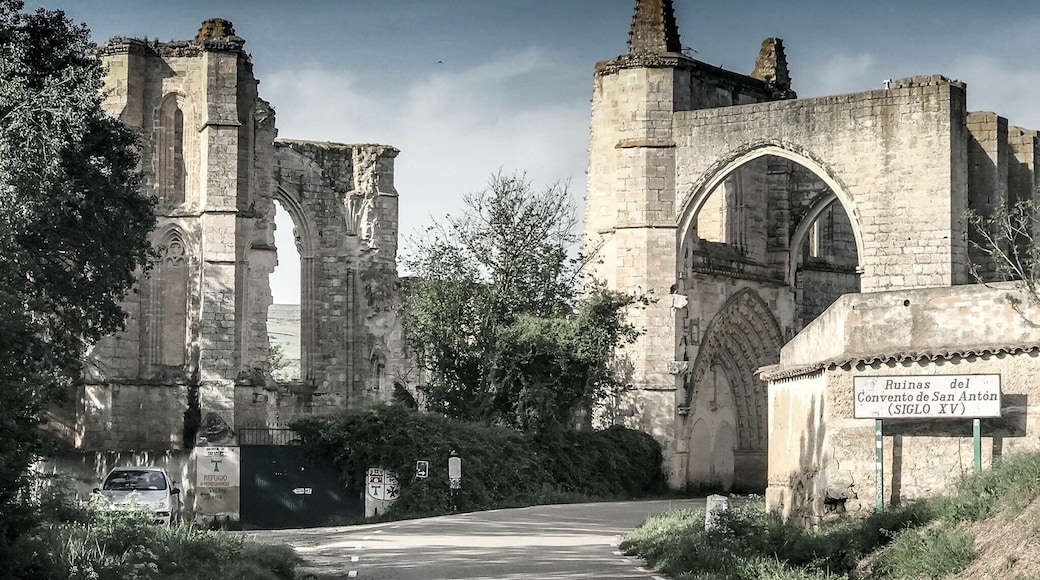 San Anton XIVth C
Ancient Ruins of a Monastery you can stay over night but no running water or electricity run by volunteers a experience to stay