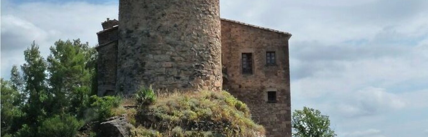 Vista de la torre que es troba a tocar de la rectoria