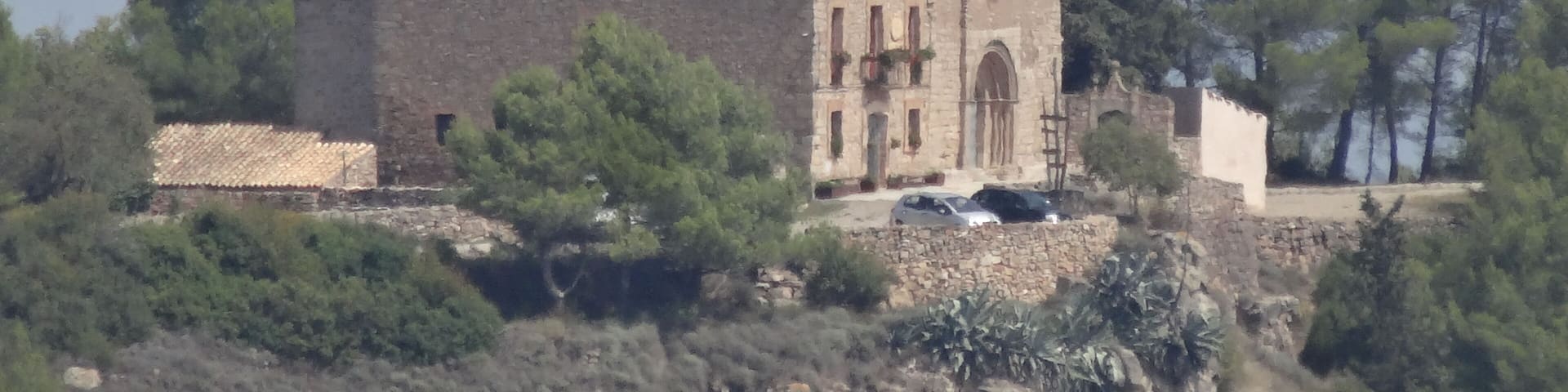 Església de Sant Pere de Castellfollit del Boix, vista des de Castellfollit del Boix.