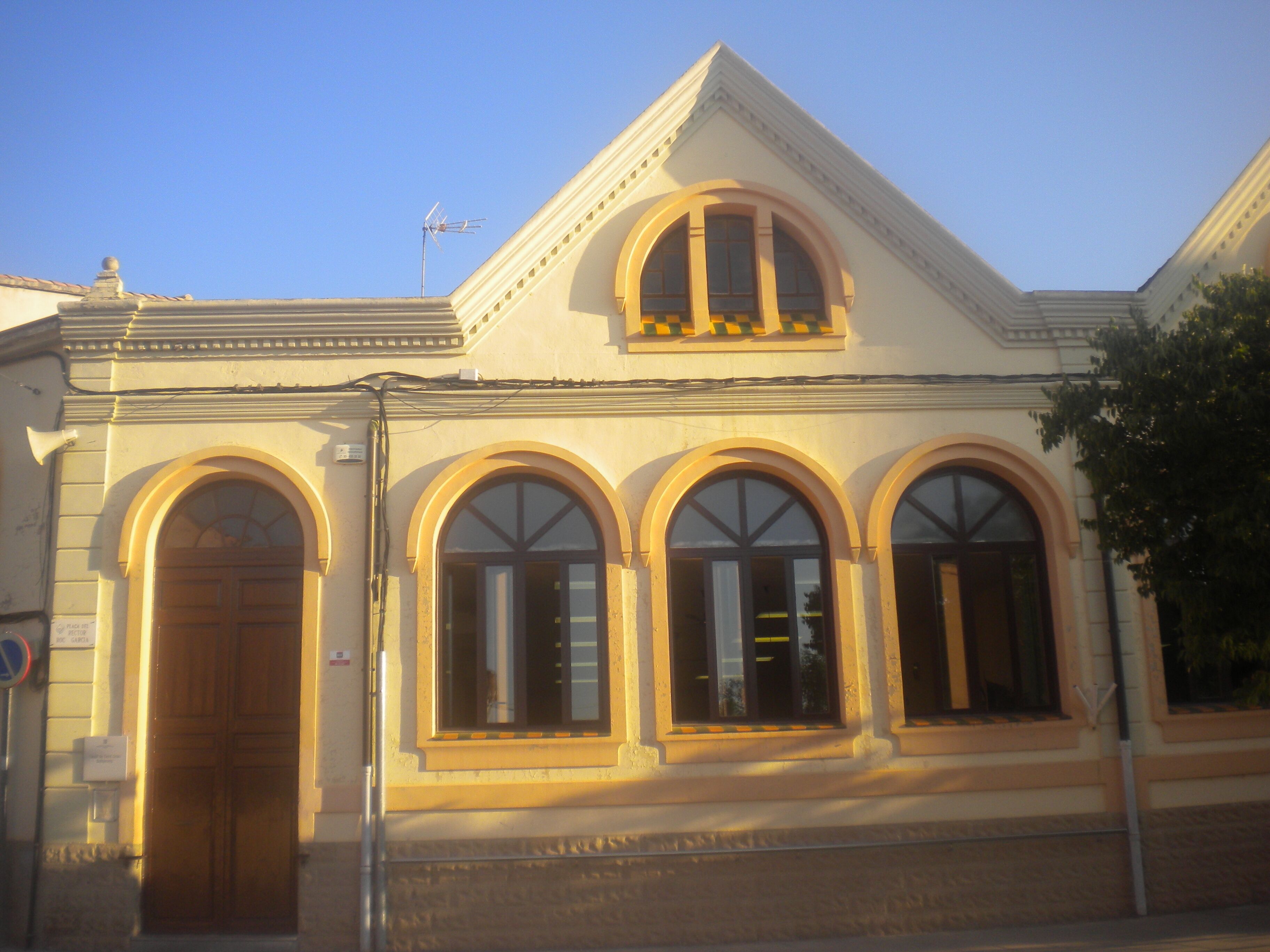 El Casal (Balsareny). Casal de la llar d'avis de Balsareny construït durant la República com a escola.