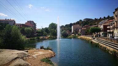 brollador de Gironella des del centre del Pont Vell