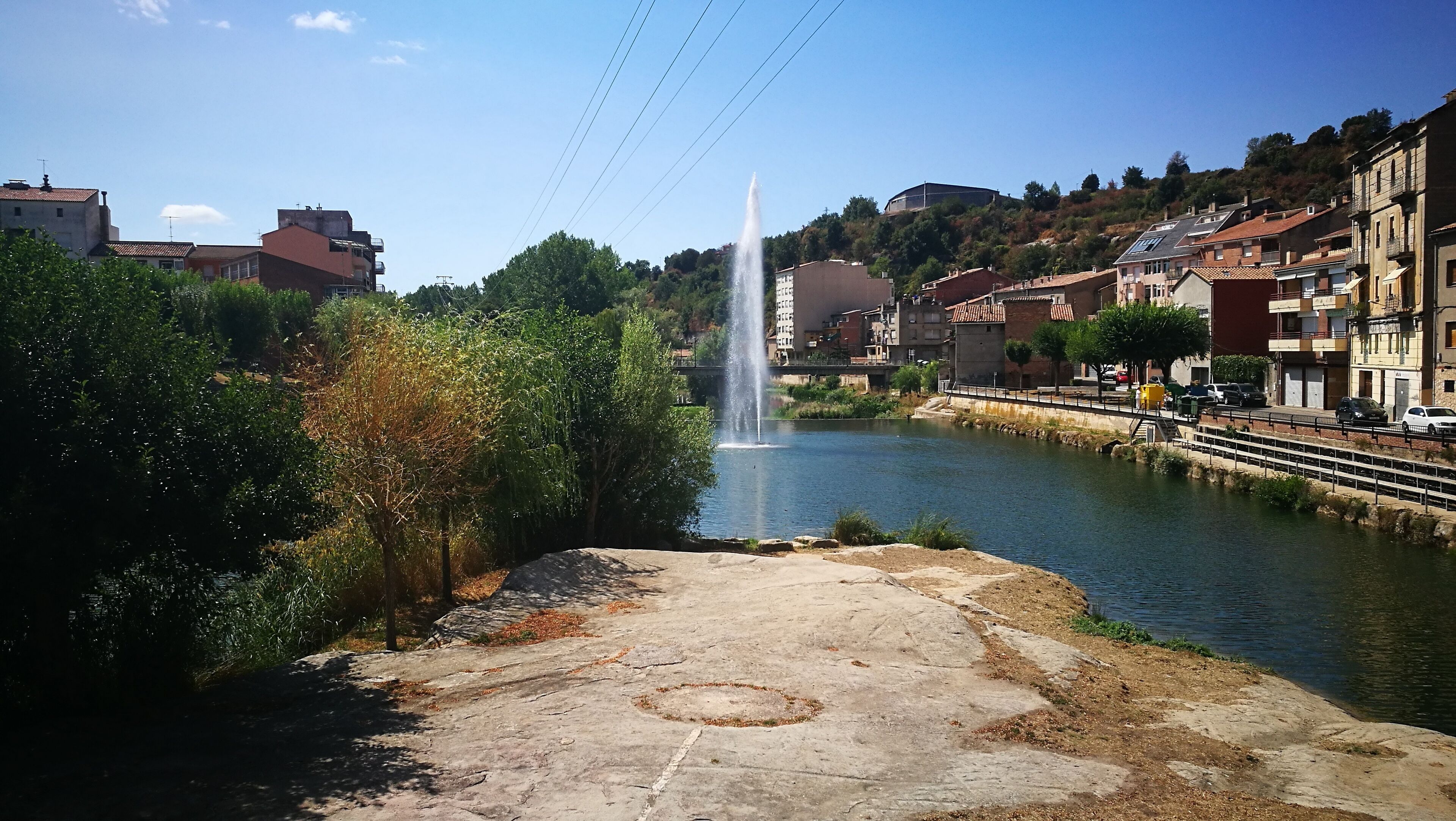 brollador dd Gironella darrera la illeta des del Pont Vell