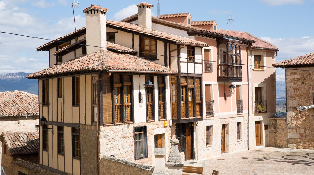 ํฌ์ฌ ๋ฐ ๋ผ ์ด