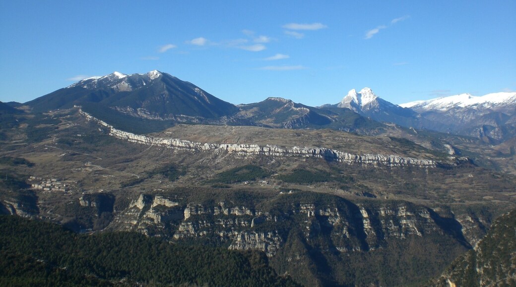 Serra d'Ensija, Pedraforca i Serra del Cadí des de la Foradada (desembre 2010)