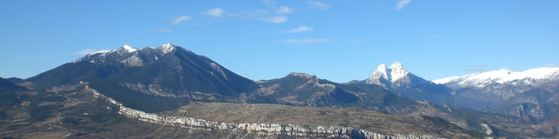 Serra d'Ensija, Pedraforca i Serra del Cadí des de la Foradada (desembre 2010)