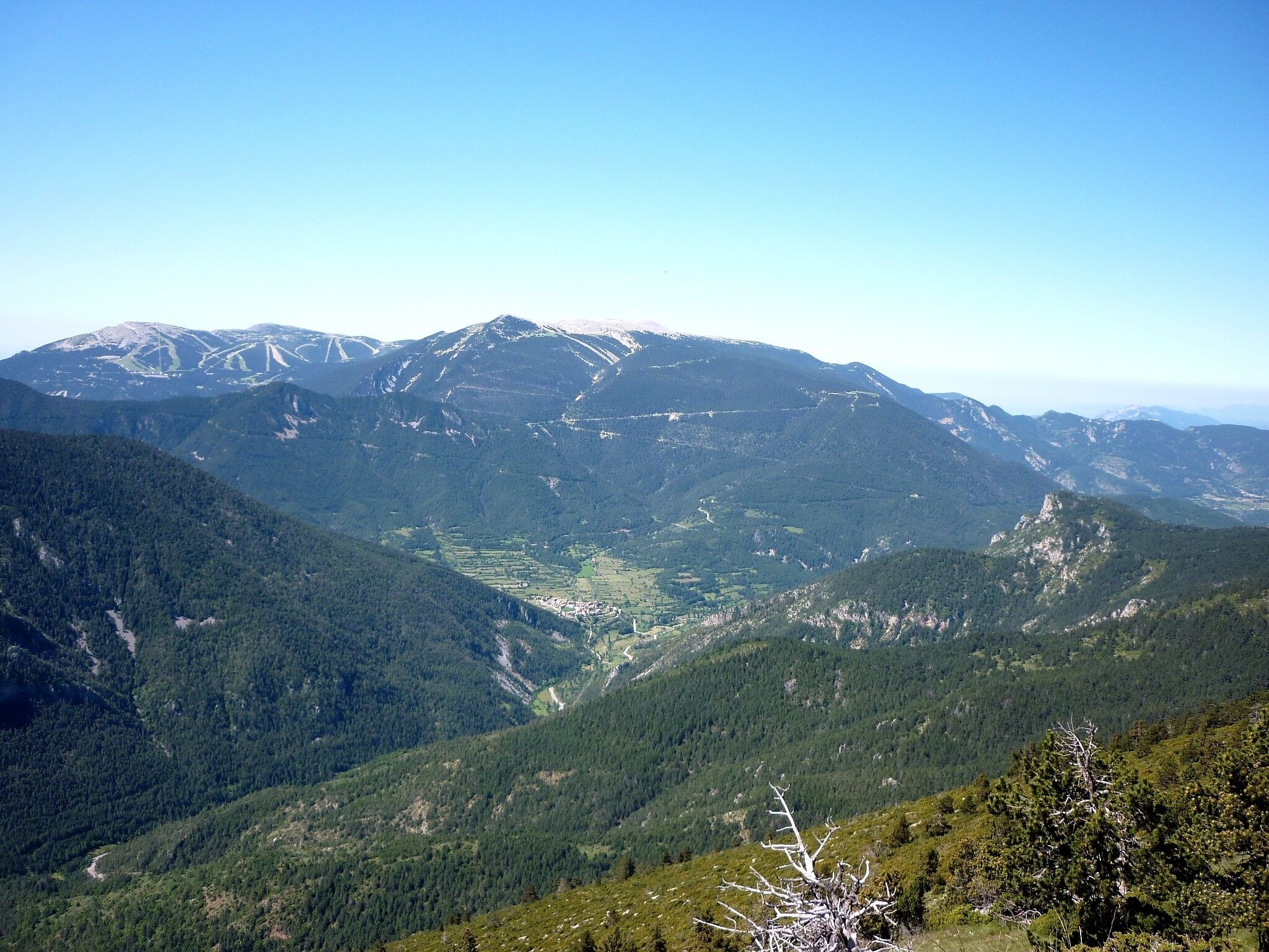 Tuixén i la Bòfia des del cim del Cadinell