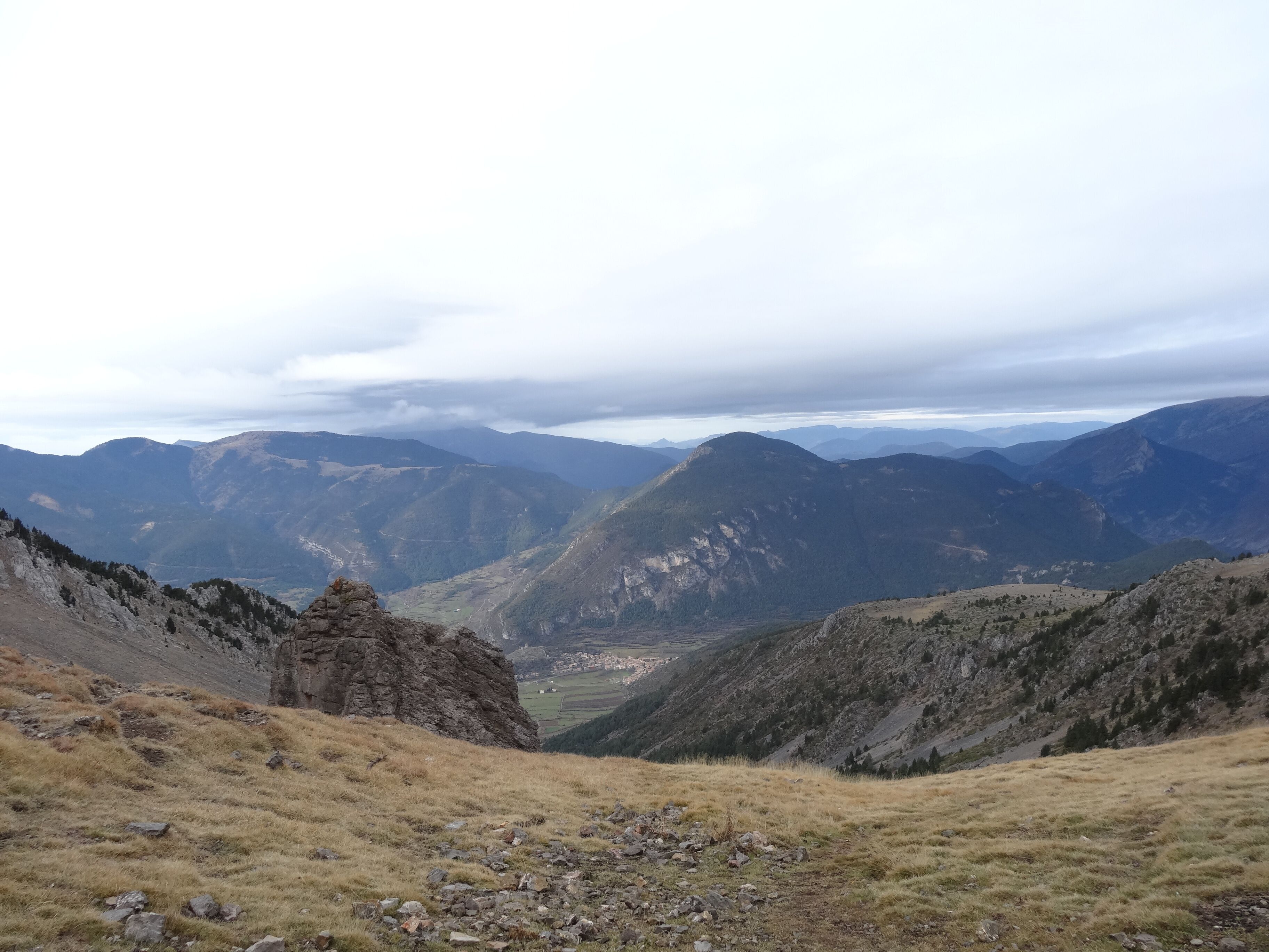 Gòsol des del Coll de Verdet, Pedraforca (novembre 2012)
