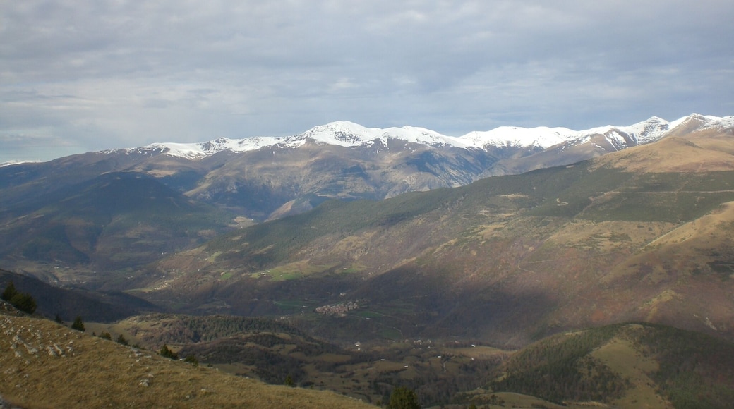 Puigmal i Puig CerverĂs des de Puig Estela, Serra Cavallera (desembre 2011)