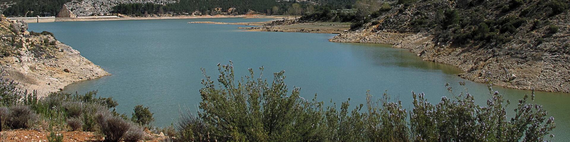 Embalse de Gallipuén, provincia de Teruel, Aragón, España.