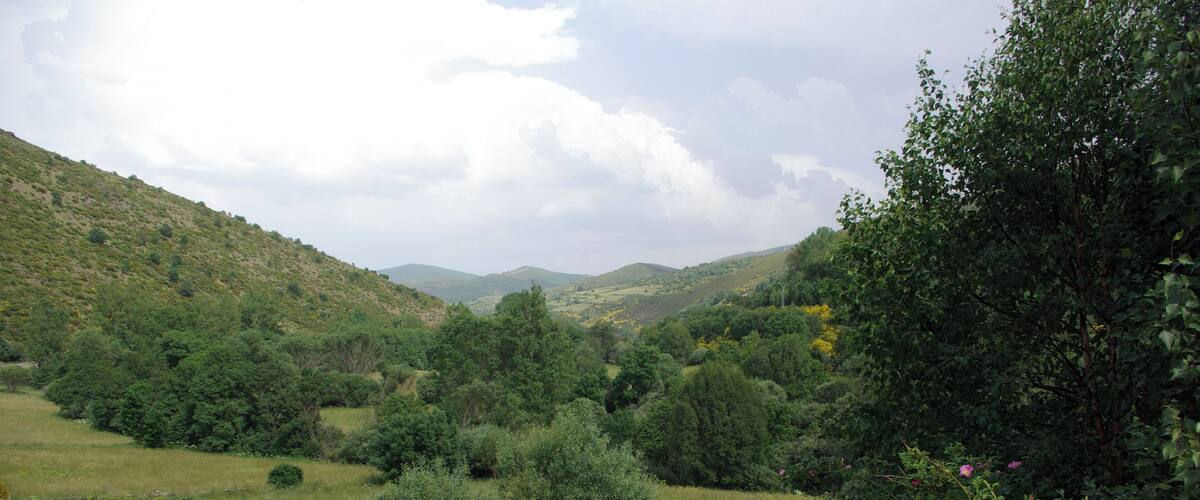 Valle Gordo valley (Murias de Paredes, León, Spain)