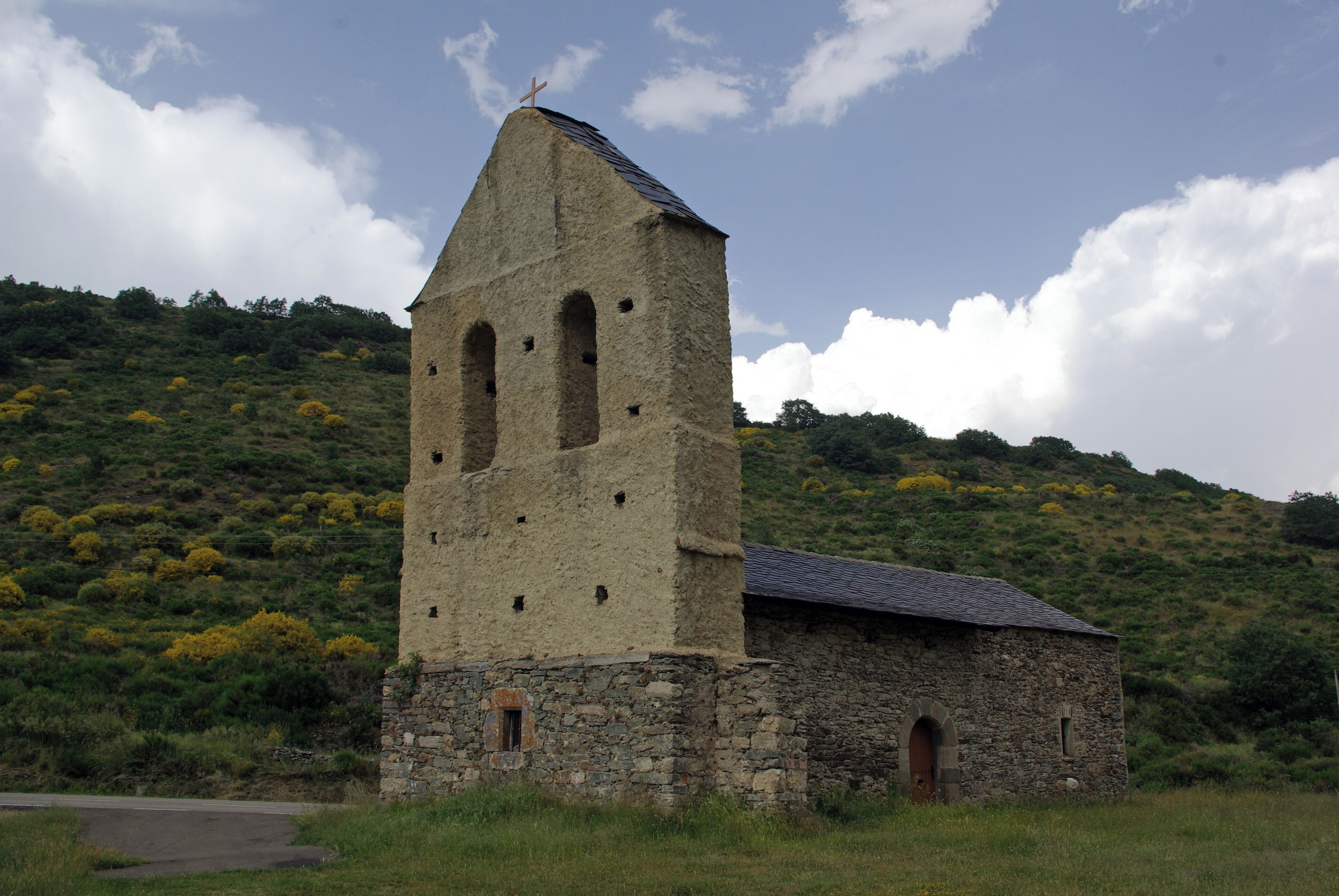 Ermitage near Barrio de la Puente (Murias de Paredes, León, Spain)