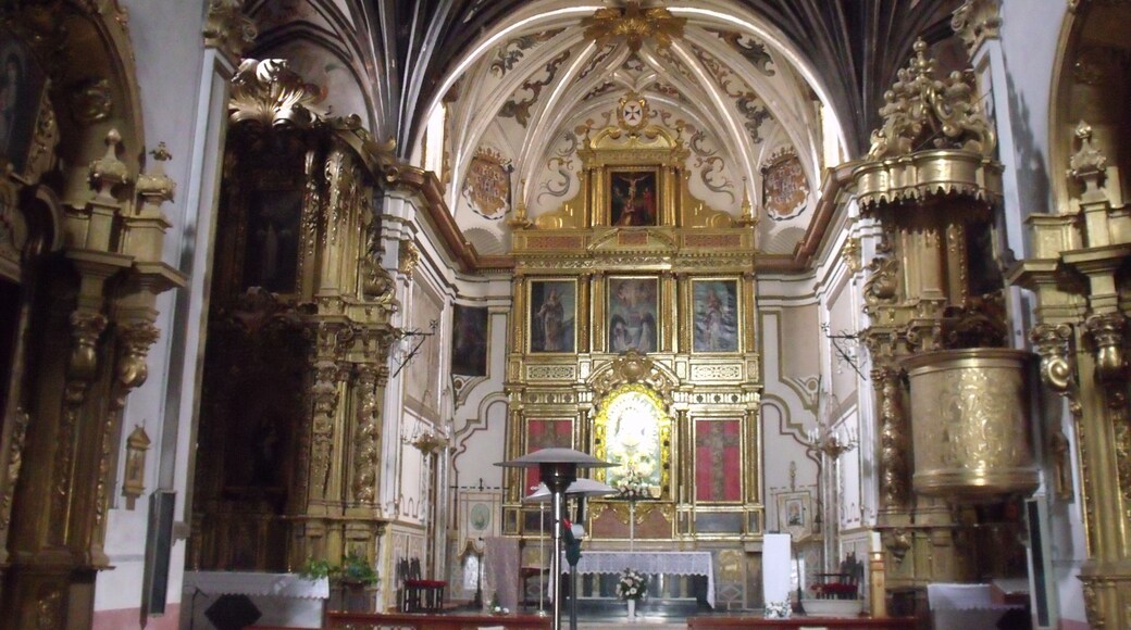Detalles del interior de la Iglesia del Monasterio usado como hospital militar Altar mayor.