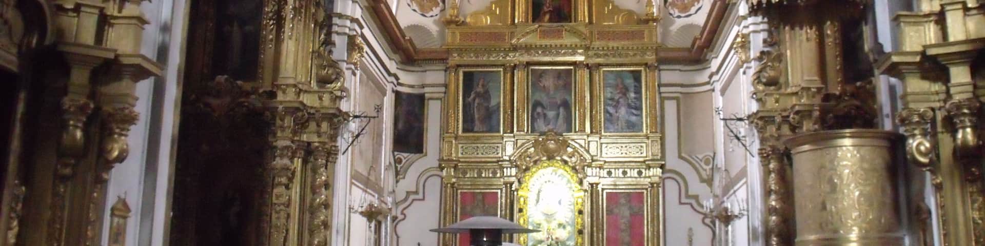 Detalles del interior de la Iglesia del Monasterio usado como hospital militar Altar mayor.