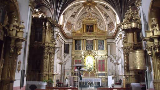 Detalles del interior de la Iglesia del Monasterio usado como hospital militar Altar mayor.