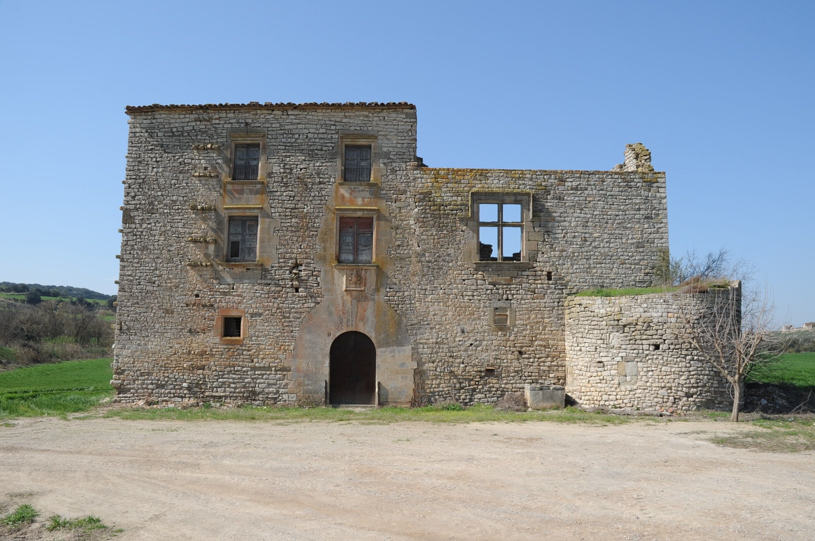 De Cervera a Castellnou de Seana This is a photo of a monument indexed in the Catalan heritage register of Béns Culturals d'Interès Nacional and the Spanish heritage register of Bienes de Interés Cultural under the reference RI-51-0006342.
