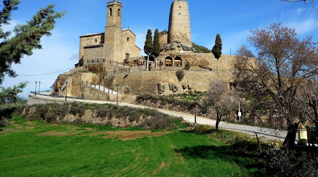 Castell de Lloberola (Biosca): des de l'Escola