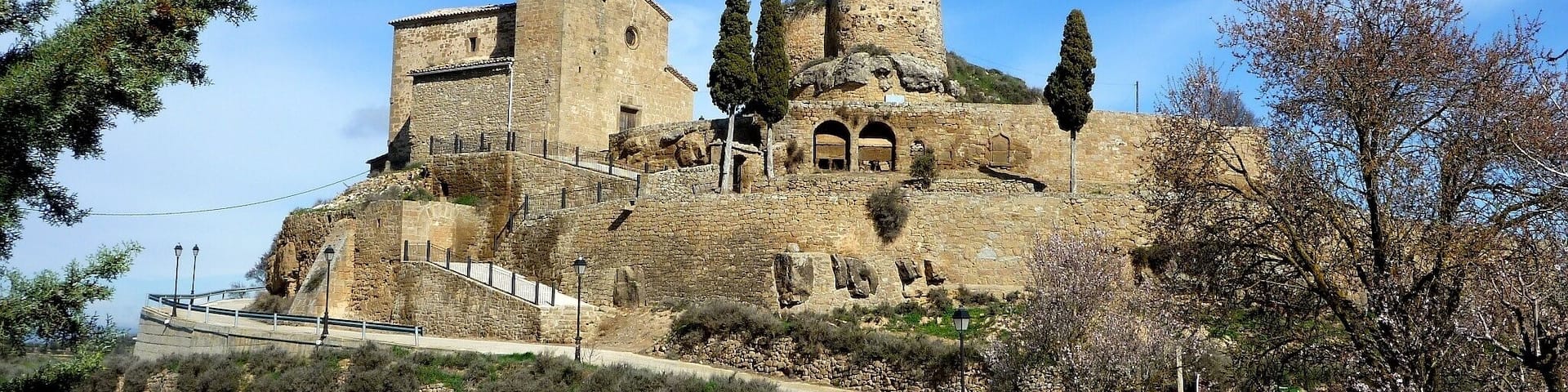 Castell de Lloberola (Biosca): des de l'Escola