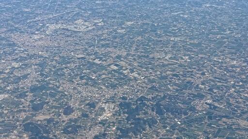 Bilder vom Flug -Rom-DĂŒsseldorf-Hamburg 2013 Dieses Foto entstand in Zusammenarbeit mit Stadtbesichtigungen.de Die Seiten Stadtbesichtigungen.de, der dazugehörige Reise Blog sowie die Facebookseite: Stadtbesichtigungen Rom dĂŒrfen dieses Bild fĂŒr Ihre Veröffentlichungen ohne den Hinweis auf Wikipedia, Commons bzw der Lizenz verwenden. Die Verantwortlichen habe von mir (Ra Boe) die Originaldaten zur freien VerfĂŒgung ĂŒbermittelt bekommen.