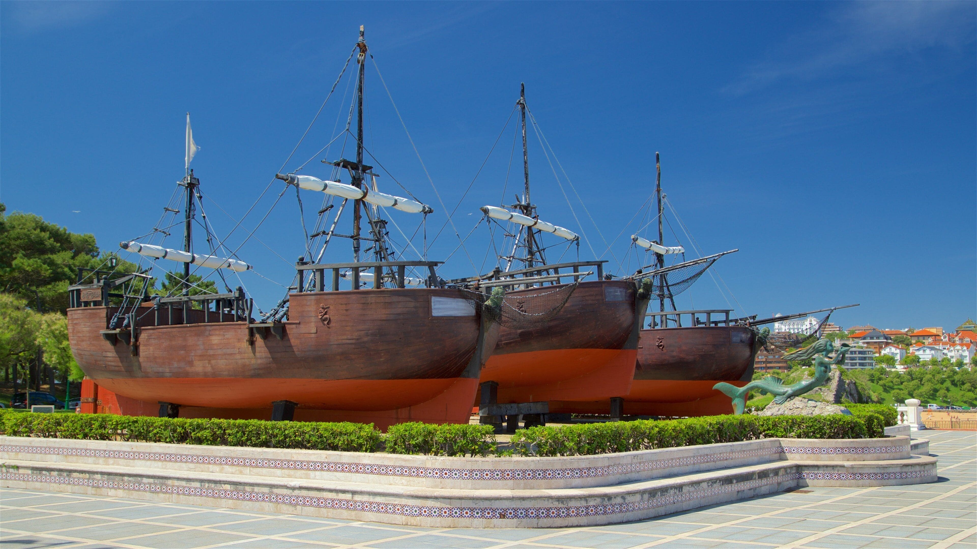 Magdalena Peninsula featuring heritage elements and a garden