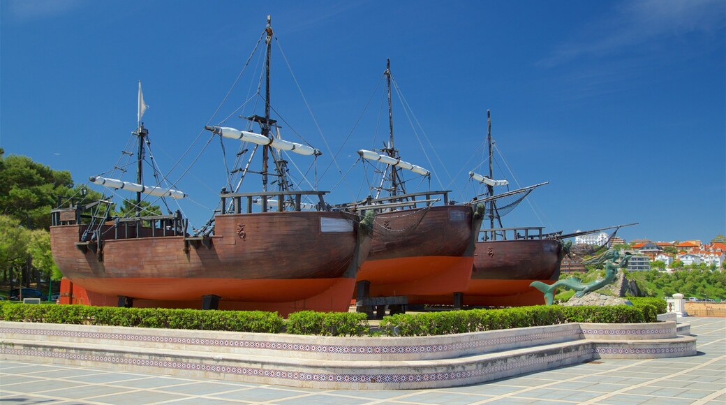 Magdalena Peninsula featuring heritage elements and a garden