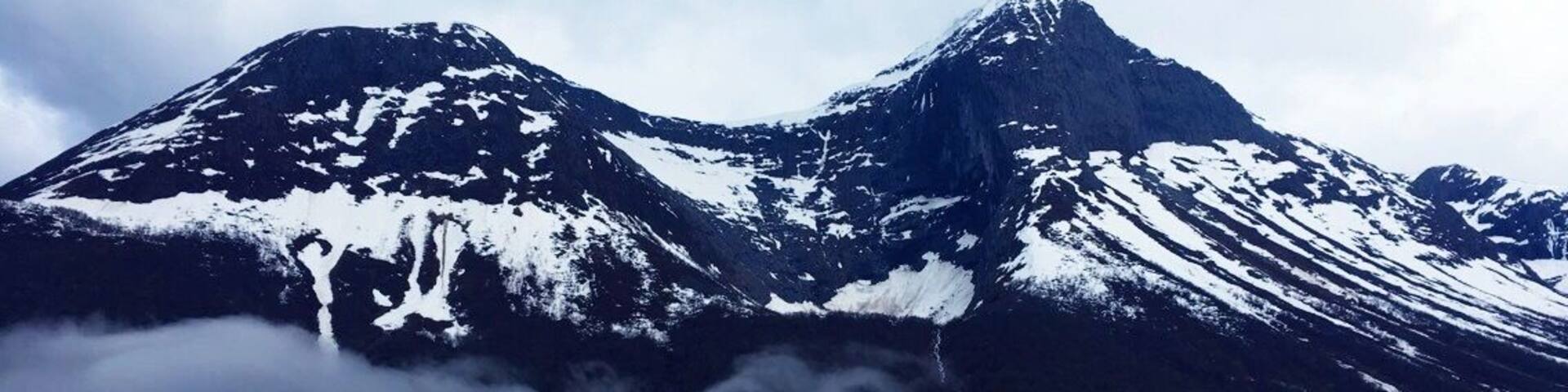 Beautiful Sæbø🌸 hjørundfjord camping
#nature #outdoor #camping
