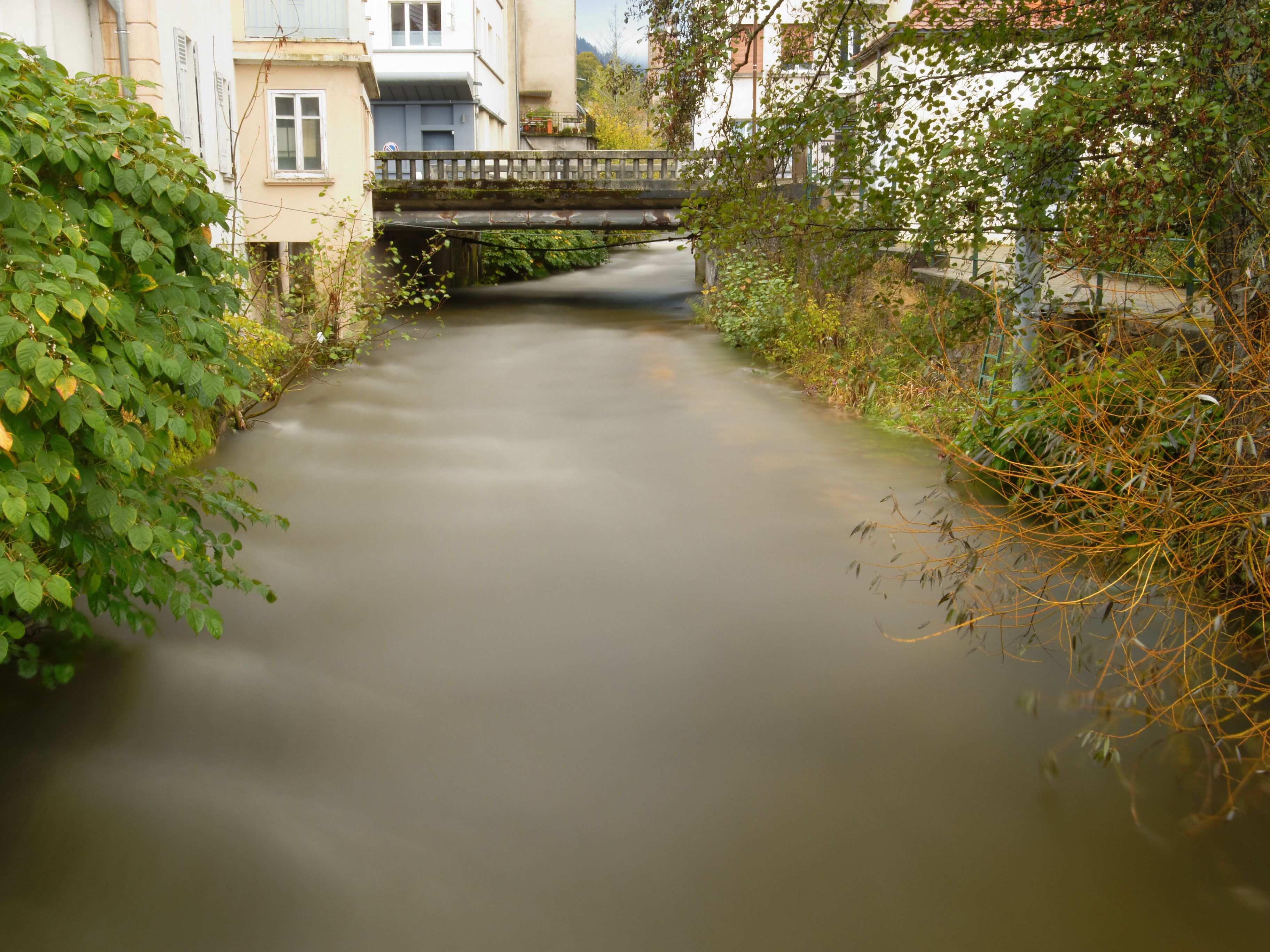 This file was uploaded with Commonist. La Savoureuse, à Giromagny. Photo réalisée avec un filtre ND400.