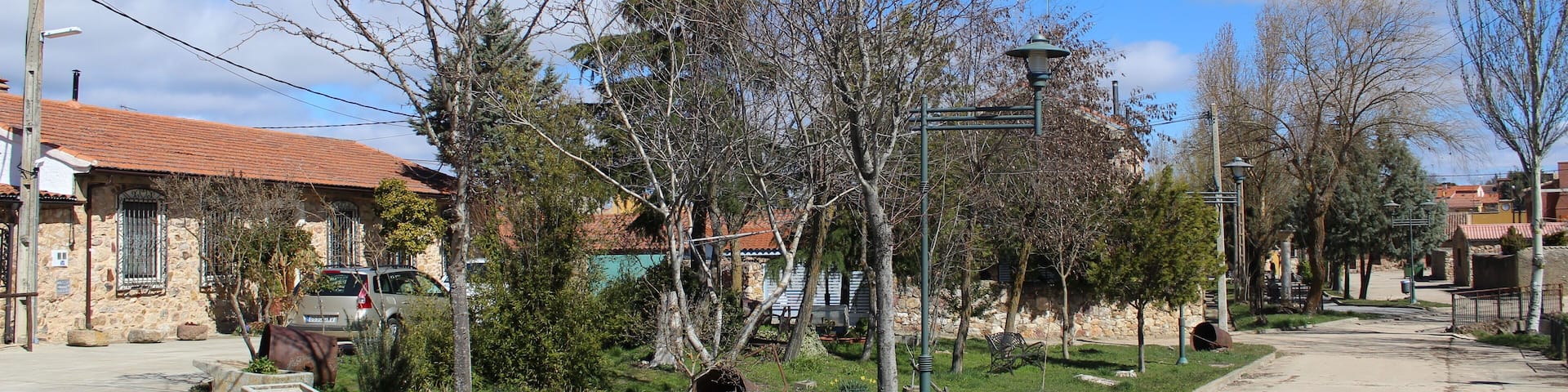 Plaza de la ConstituciĂłn en Morille, situada al lado del Museo Jaime San RomĂĄn de la Industria y el Comercio