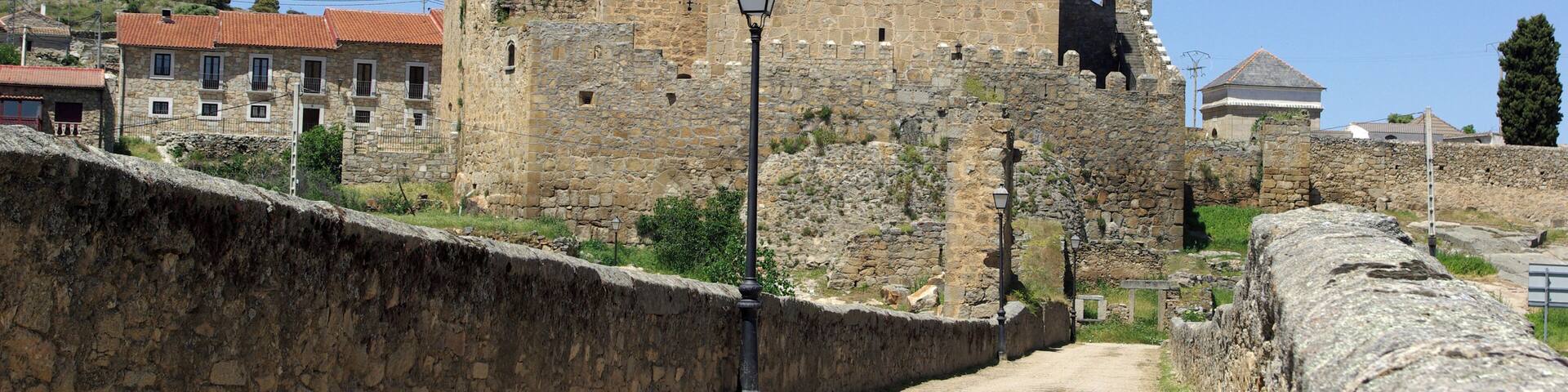 Dávila castle in Puente del Congosto from the medieval bridge (Salamanca, Spain)