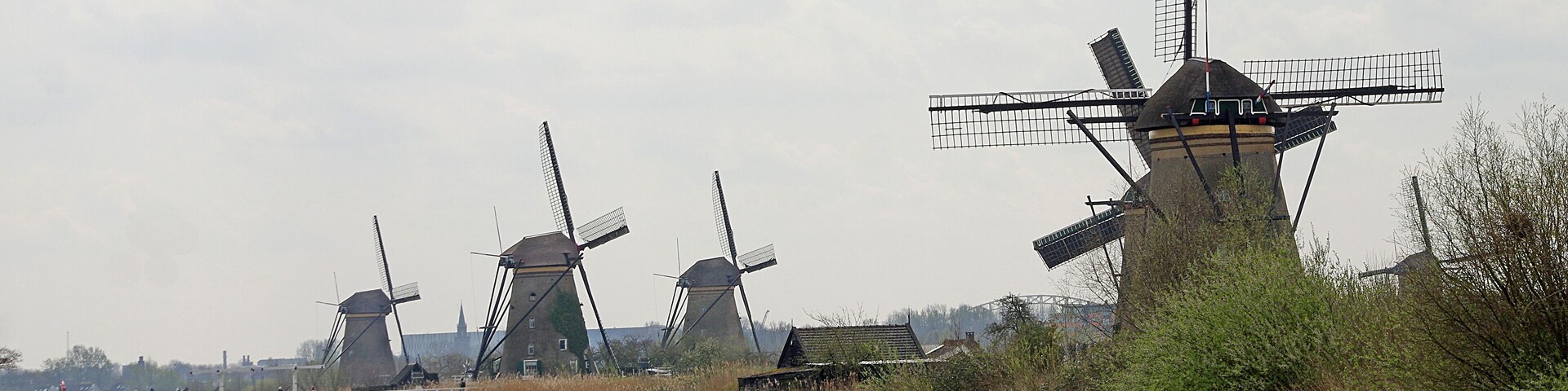 Stopping at Kinderdijk to see the 19 windmills was impressive.