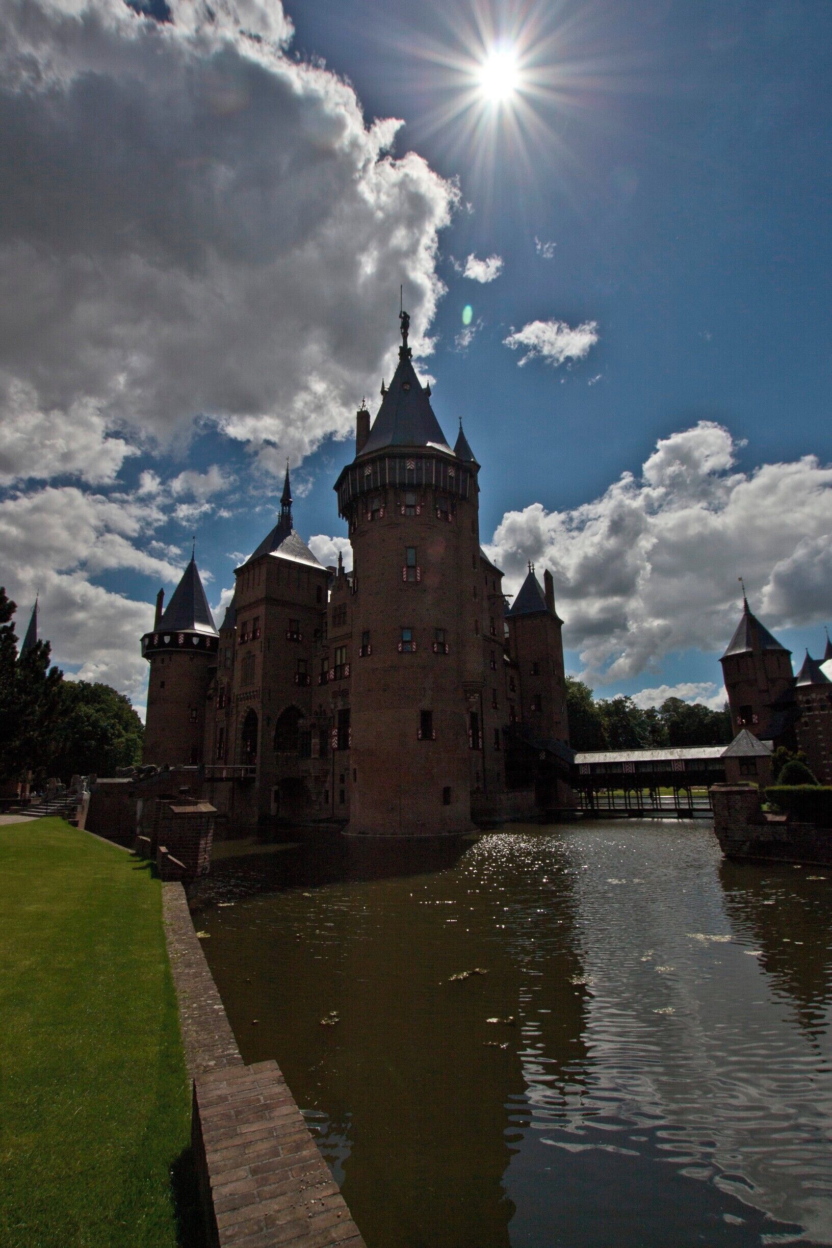 A shot from the side of the castle on a walk around..